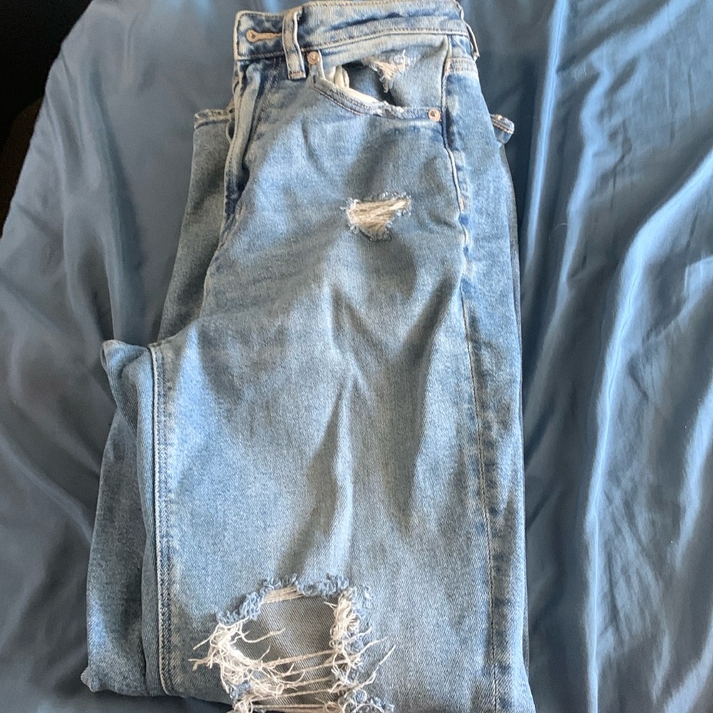 Ripped American eagle jeans size 6